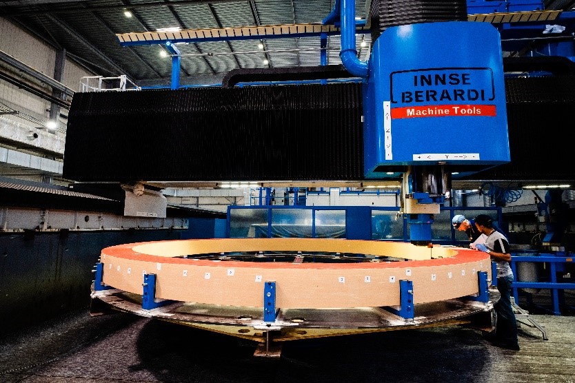 Usinage à sec composite grande dimension PCR ITER (c) CNIM.jpg